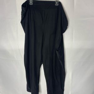 terra & sky size 4X size 28/30 crop black leggings